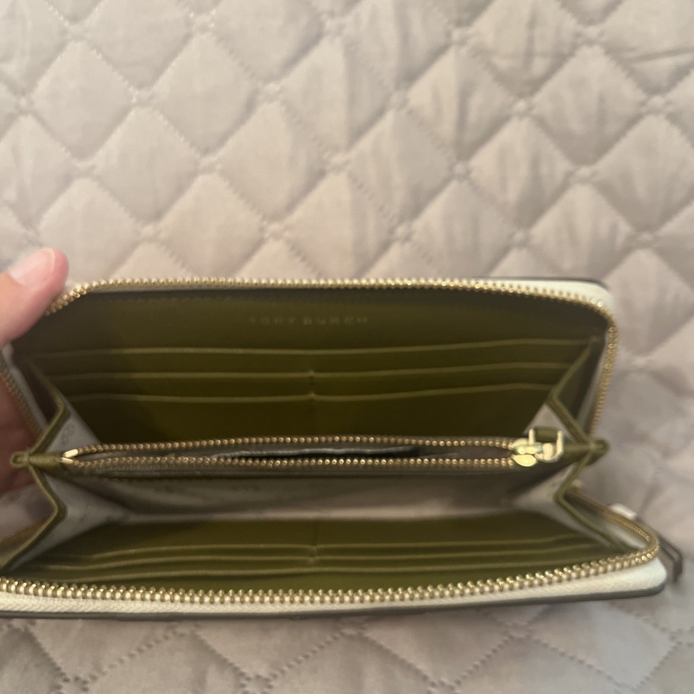 Tory Burch • Robinson Multi-Stripe Zip Continental Wallet - Picture 5 of 8